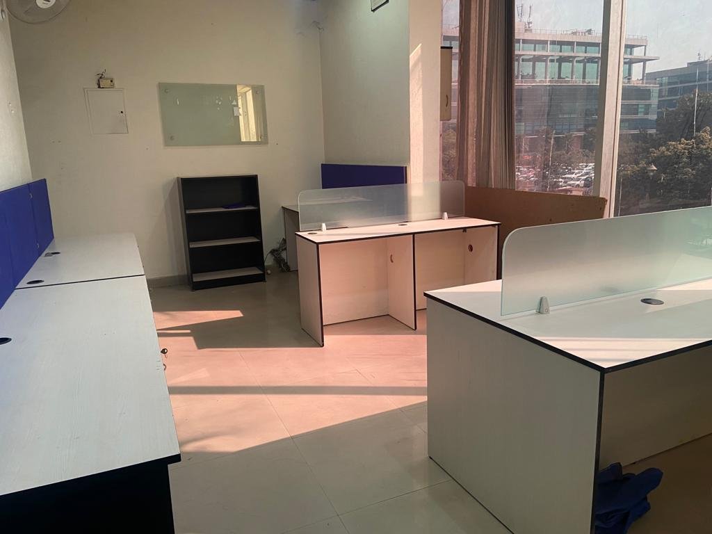 Fully Furnished Office in Omaxe Square near Metro Station