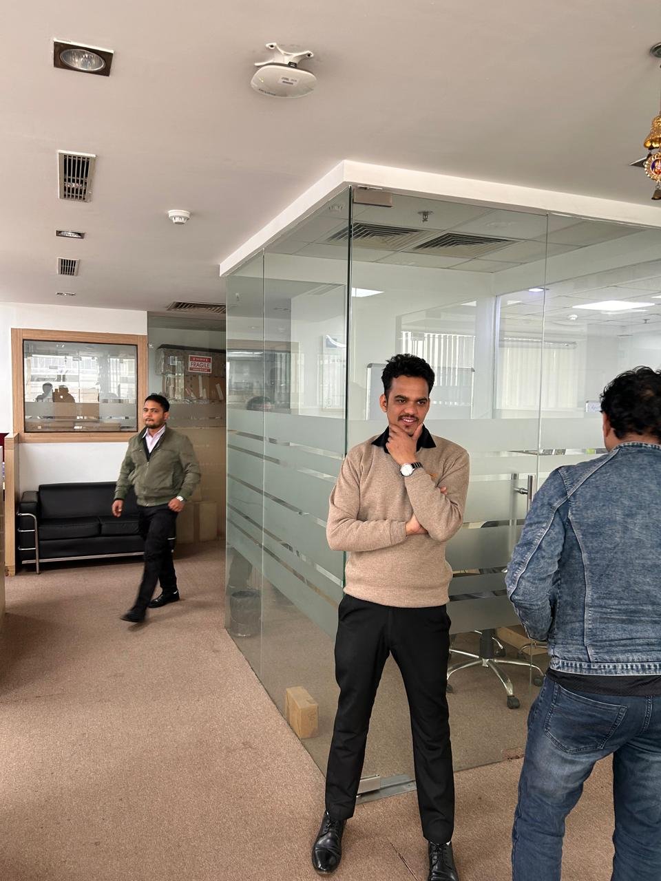 Commercial Office for Rent in DLF Towers Near Metro Station