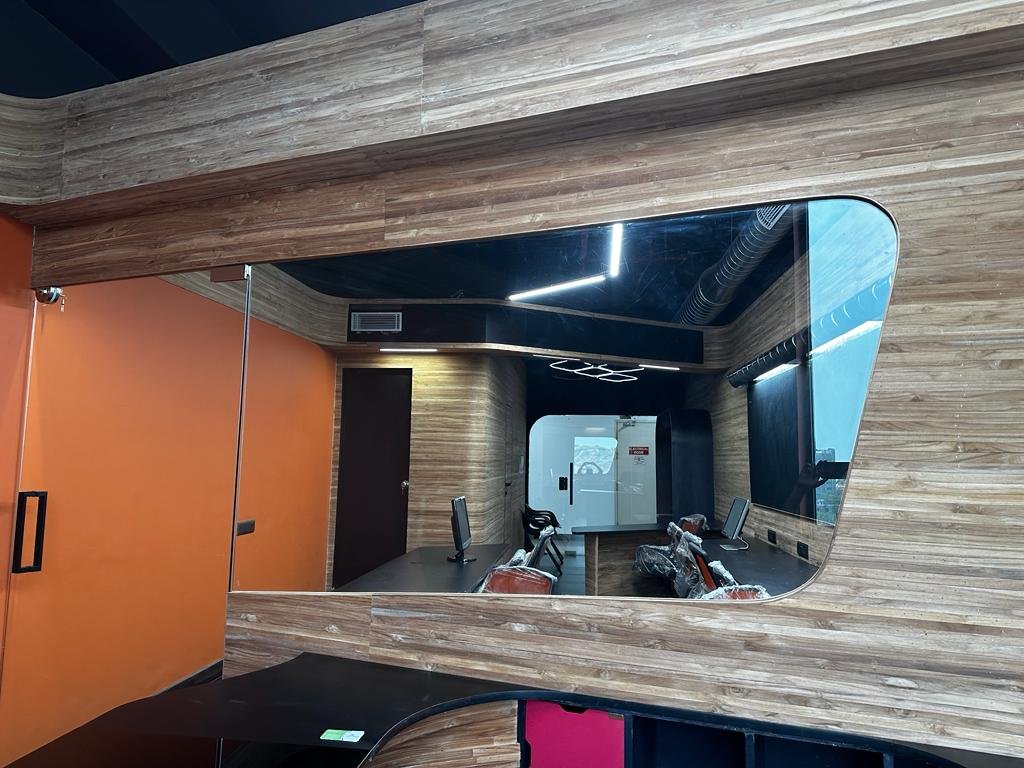 Lease Commercial Property in DLF Prime Towers