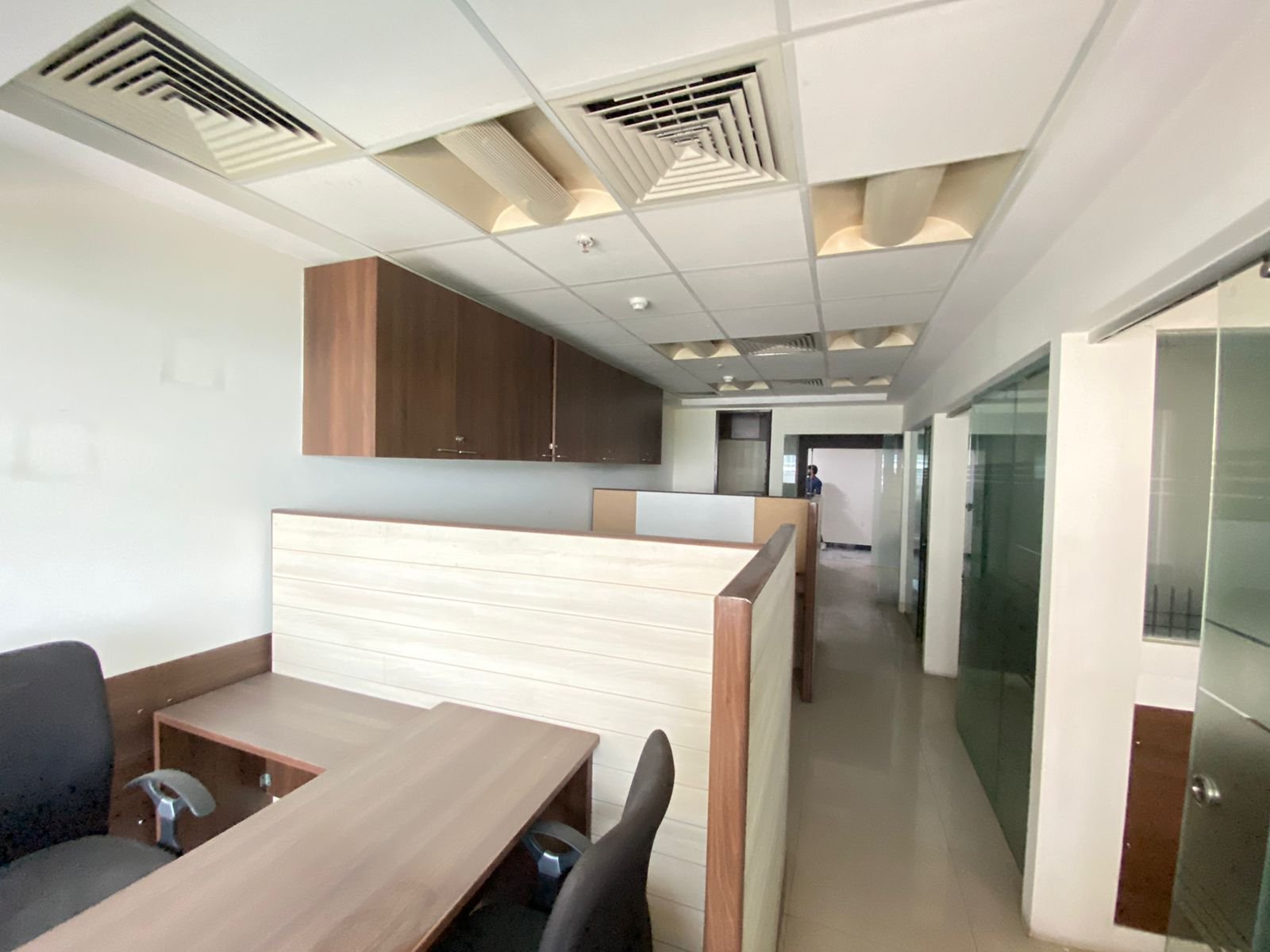 Ready to Move Office in DLF Towers near Metro