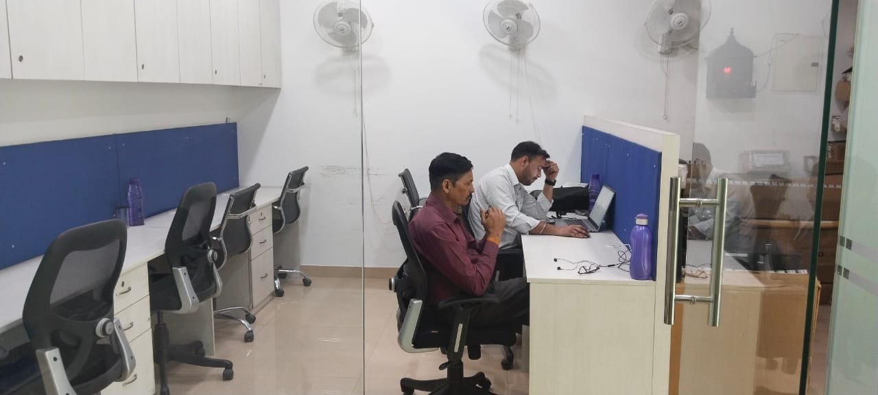 Ready to Move Office in Omaxe Square near Metro