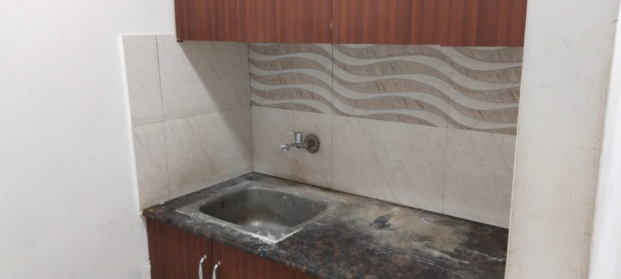 Office Space near Metro Station | DLF Towers