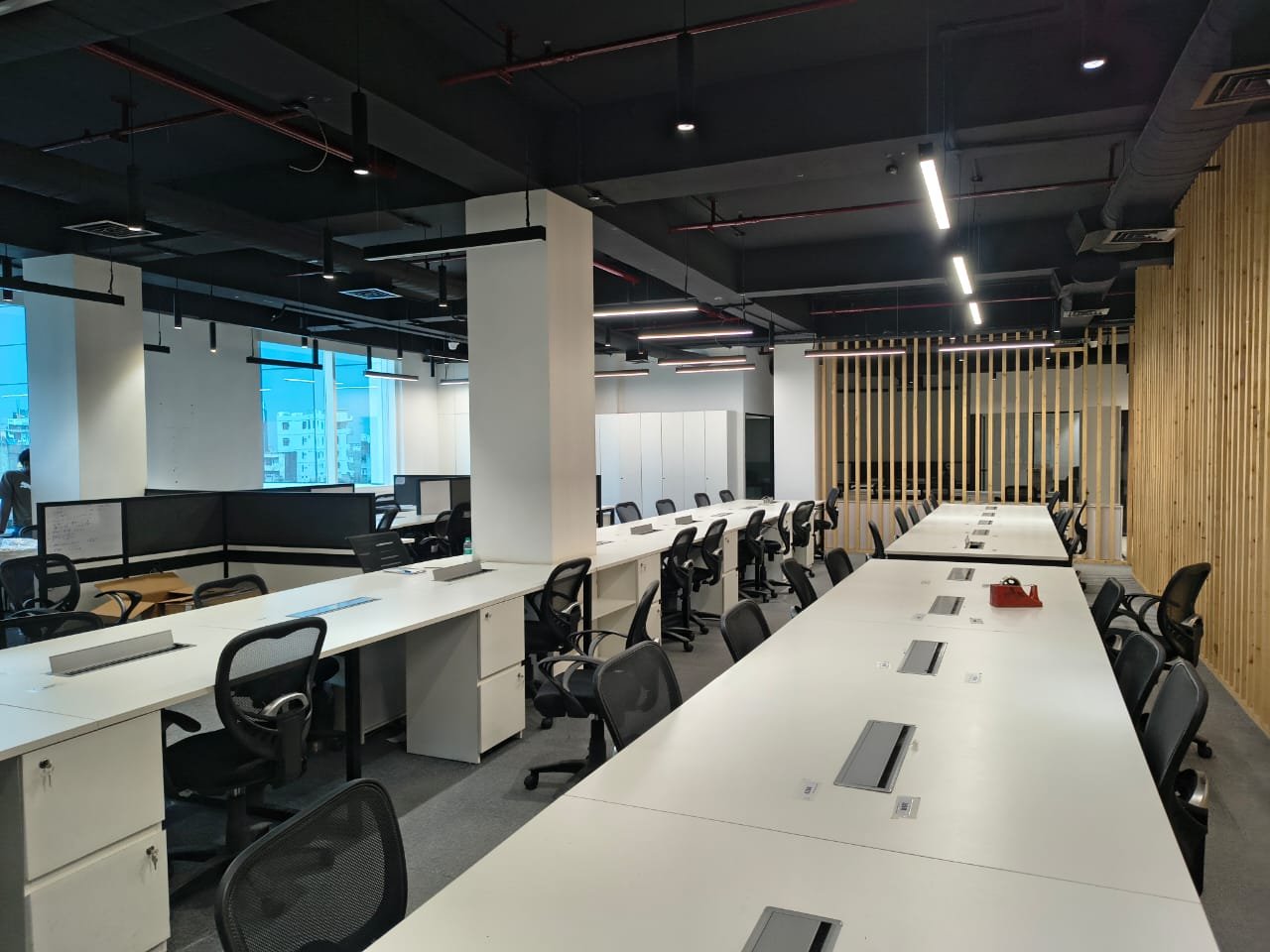 Ready to Move Office in DLF Prime Towers Okhla