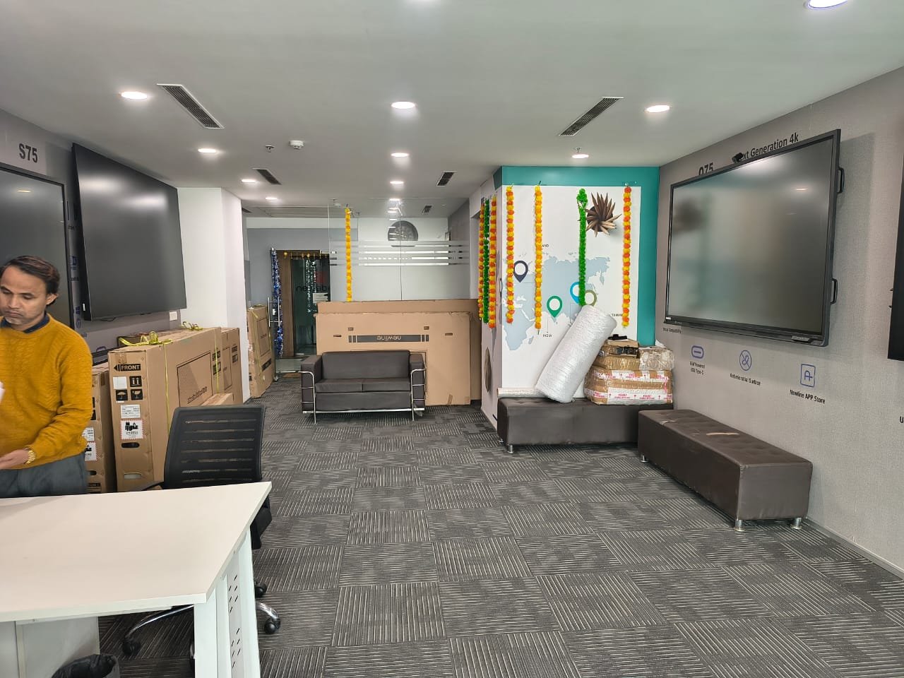 Furnished Office in DLF Towers Mathura Road Delhi