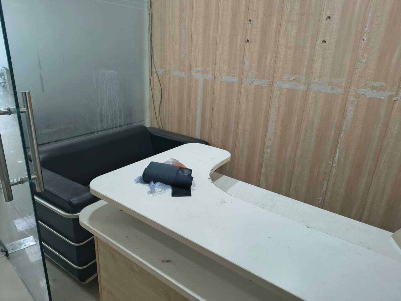 Furnished Office in DLF Towers Near Metro Station