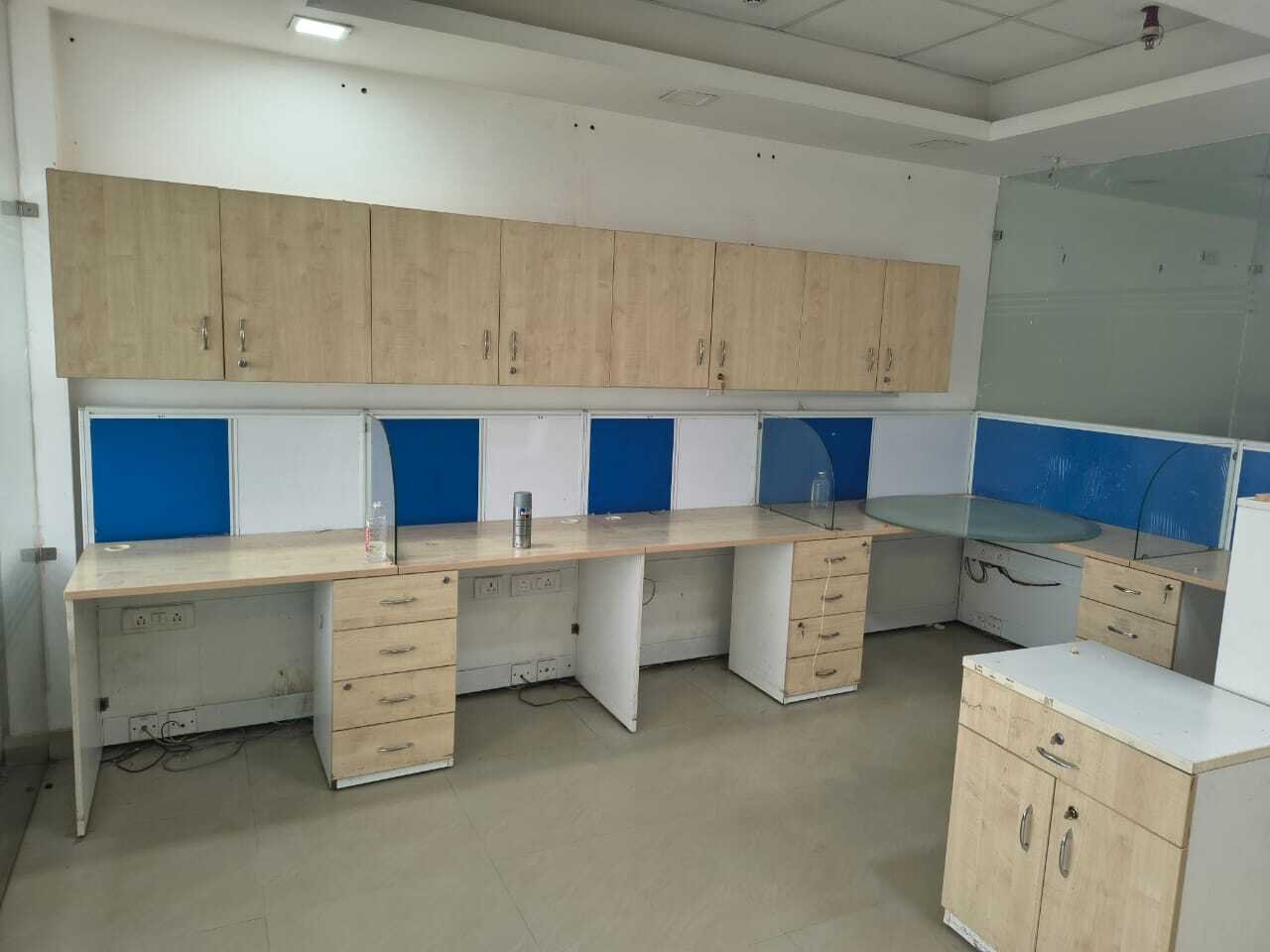Furnished Office in DLF Towers Near Metro Station