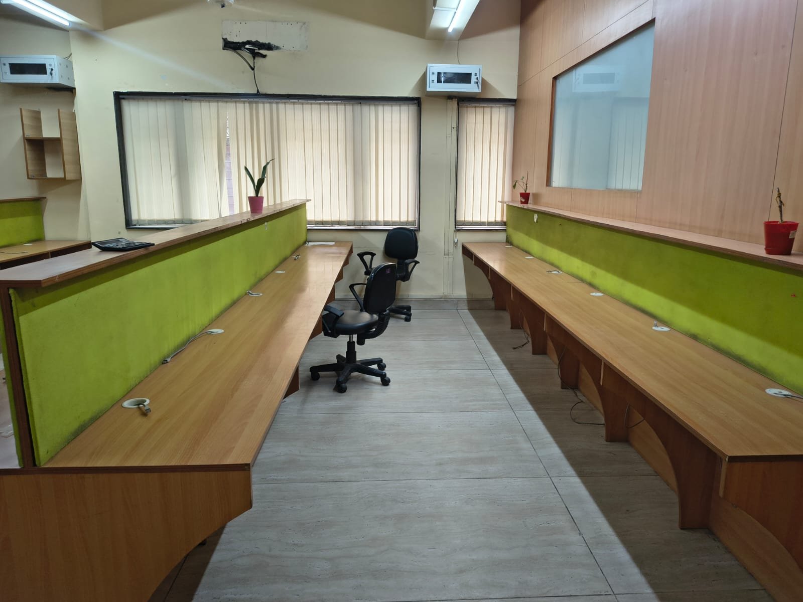 Office in Jasola | Uppals M6 | Realtors in Delhi